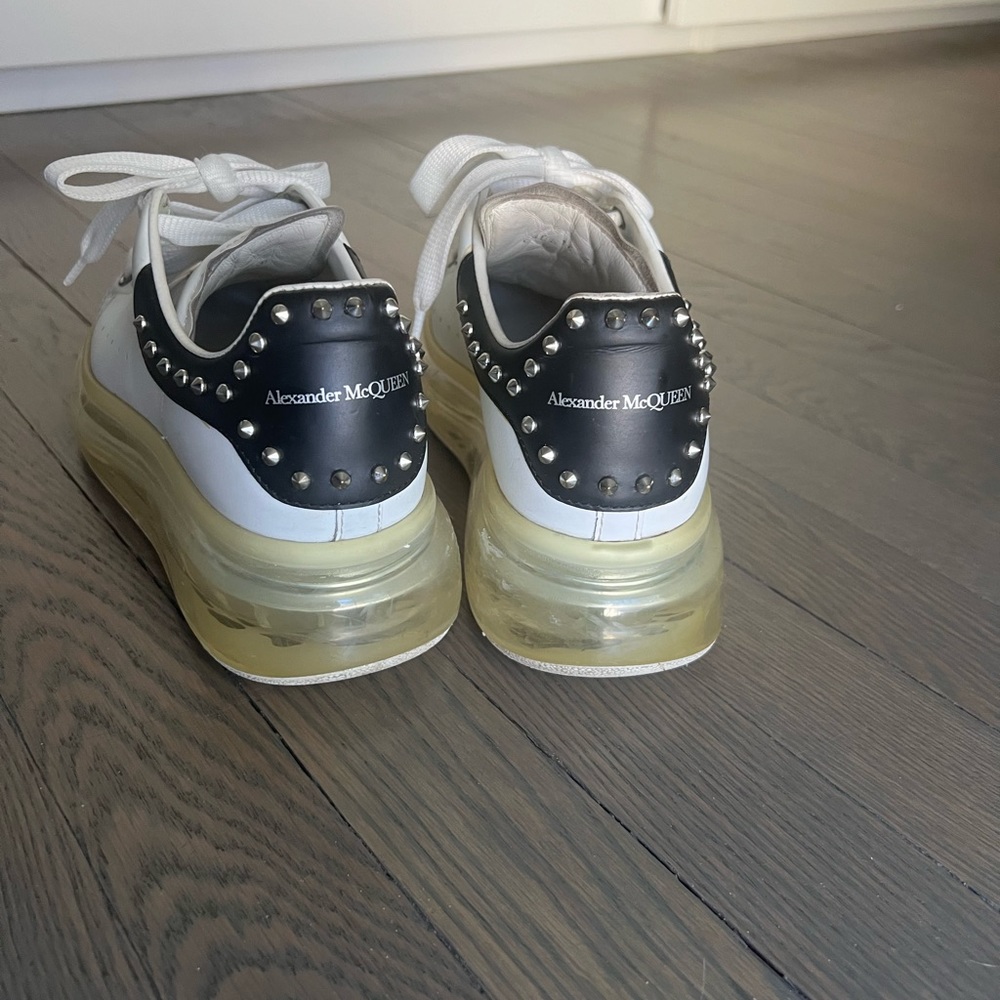 Alexander McQueen white sneakers size 37,5 or 7,5 - Picture 2 of 11